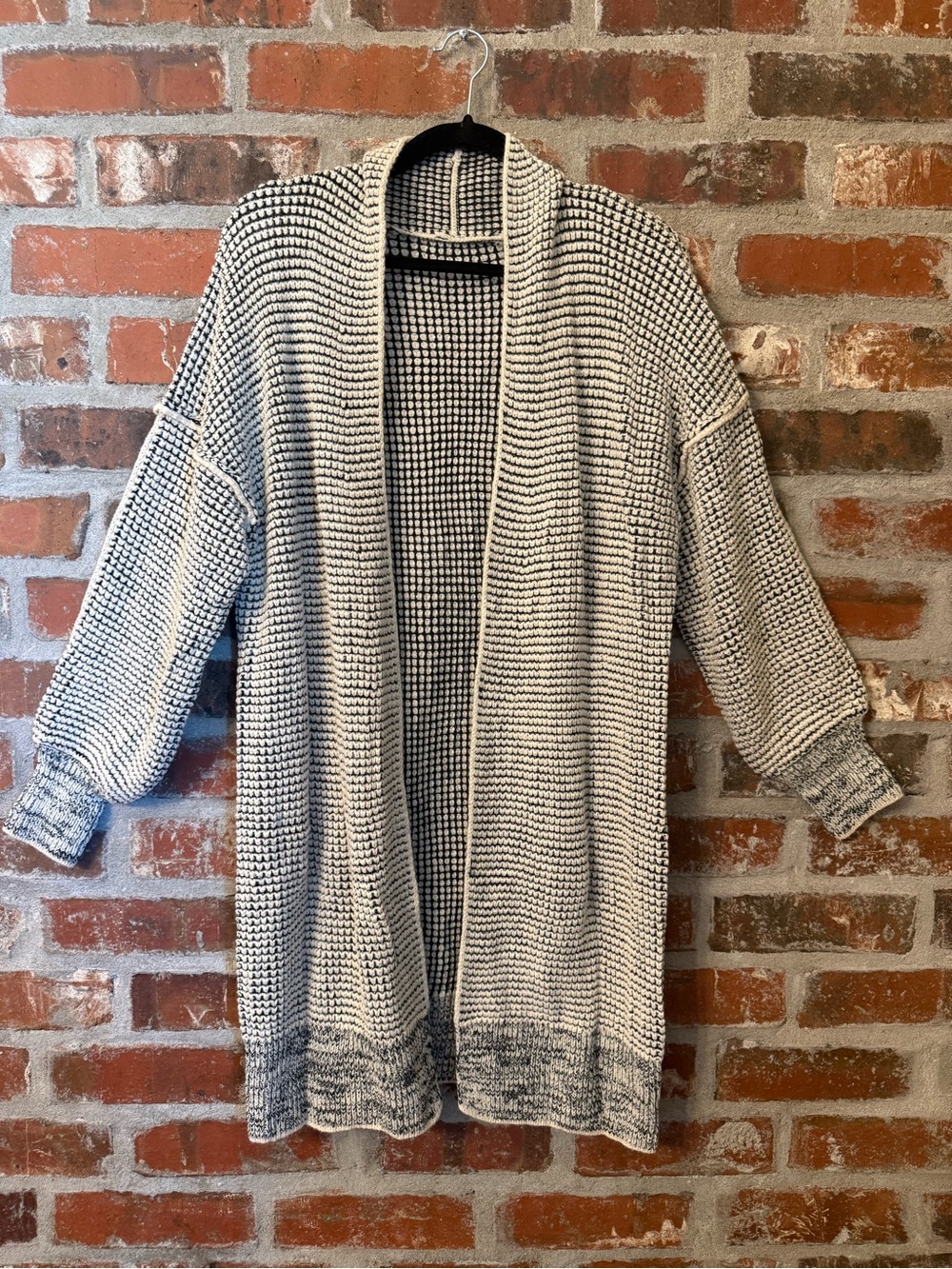 J39 - Open-Front Chunky Knit Cardigan Sweater - Black & White